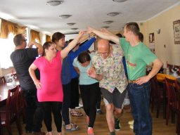 Wizyta międzynarodowej grupy młodzieży w Domu Pomocy Społecznej w Podzamku w ramach ŚDM Kraków 2016r